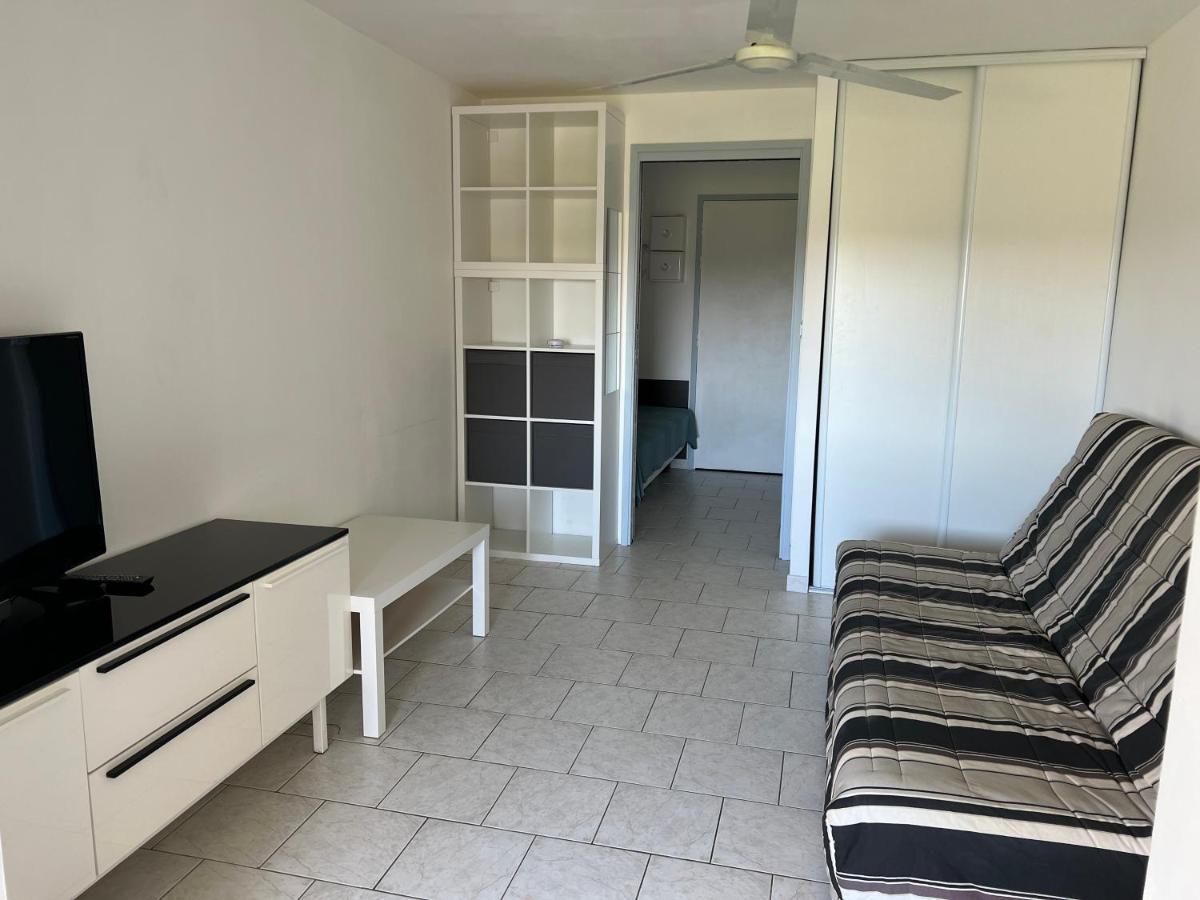Joli Studio Tres Clair A Proximite Mer Pour 3 Personnes لا لوند-ليه-مور المظهر الخارجي الصورة